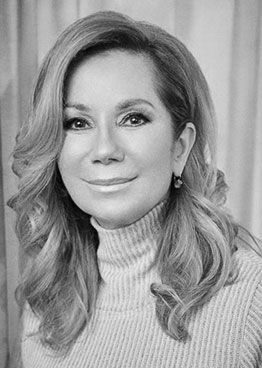 Headshot of Kathie Lee Gifford.