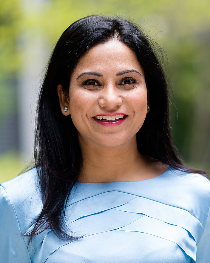 Roopa Dhatt headshot